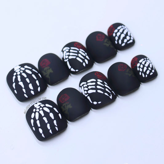 Roses & Remains • Press On Nails