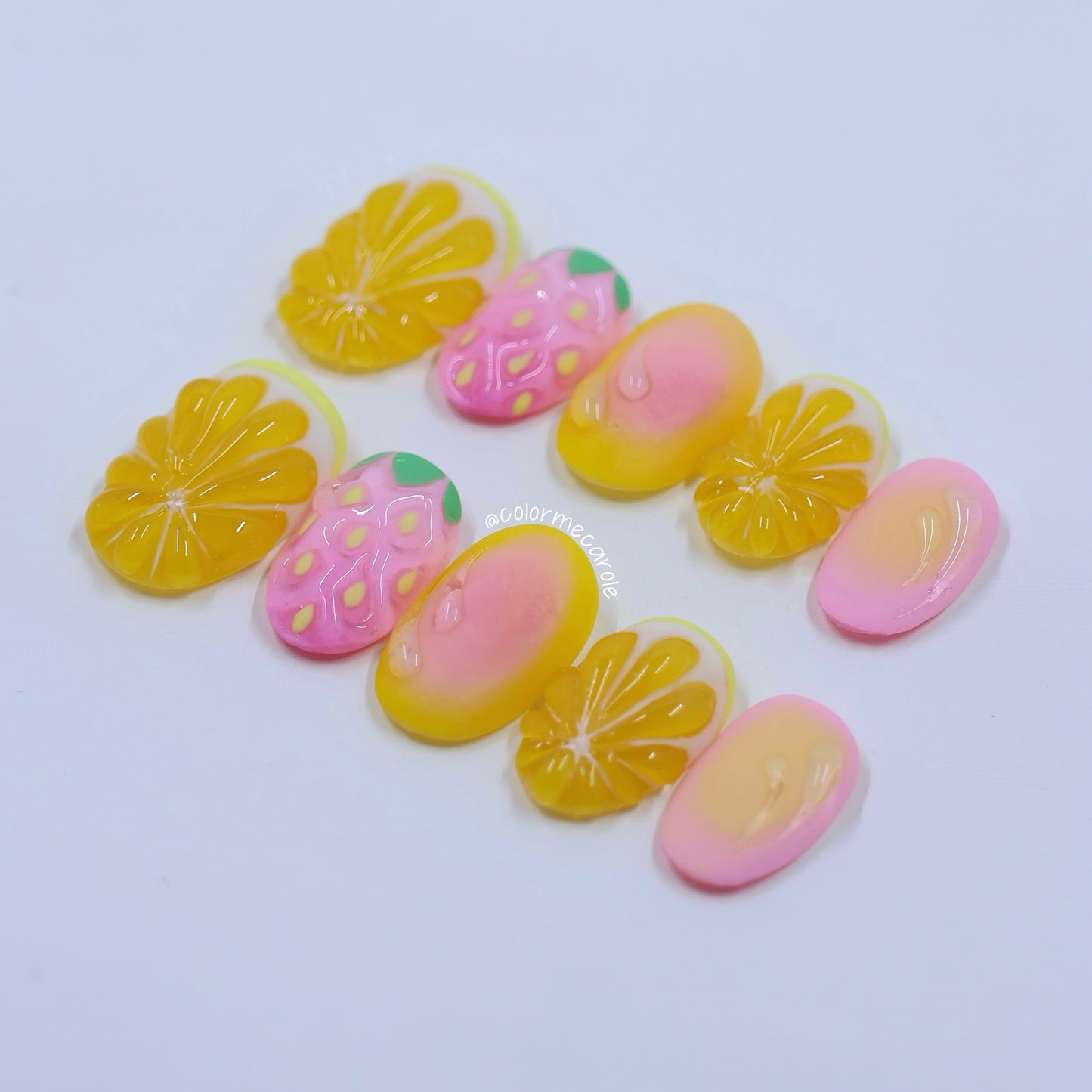 Strawberry Squeeze - Press On Nails