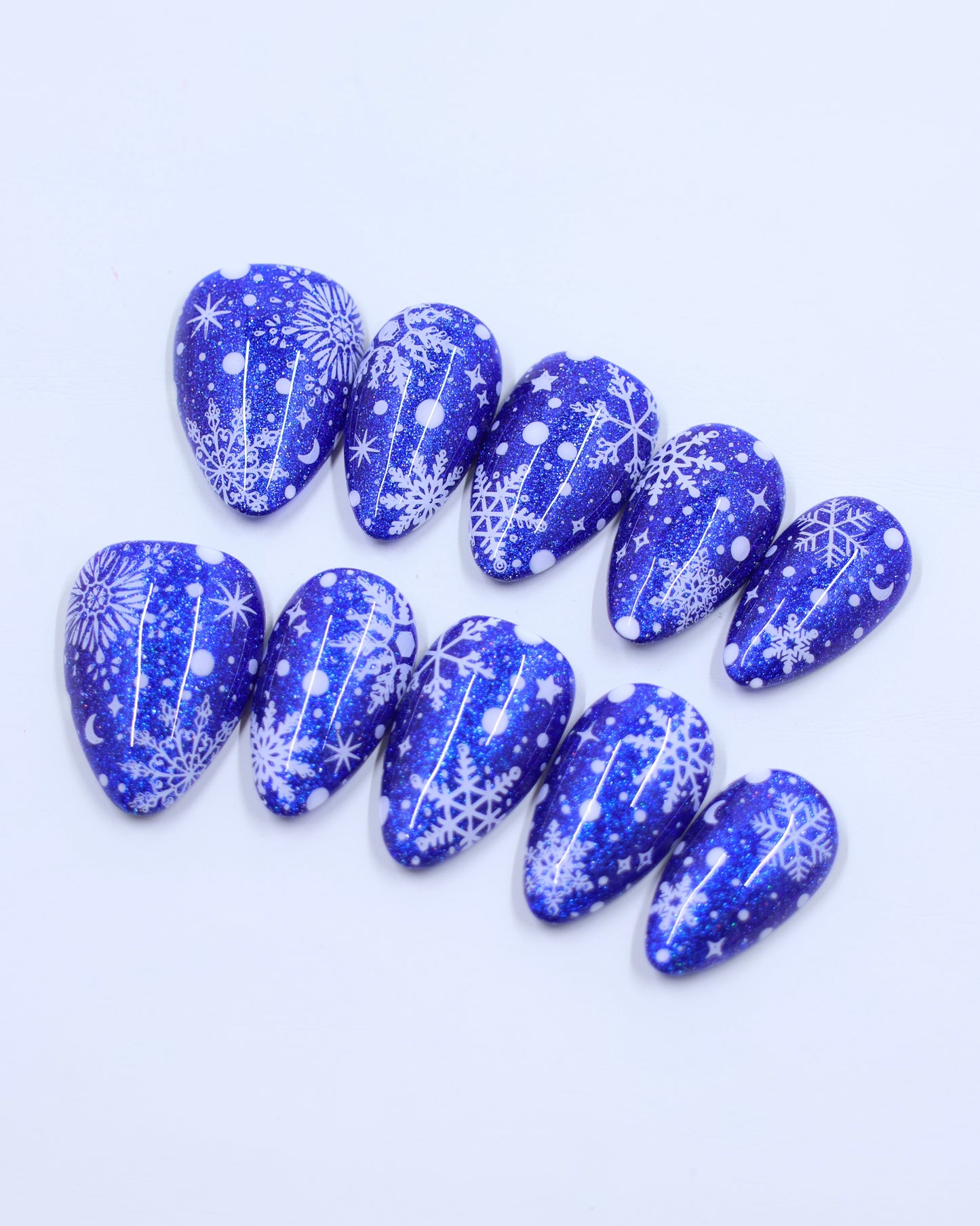 Snowflakes in the Sky • Press On Nails