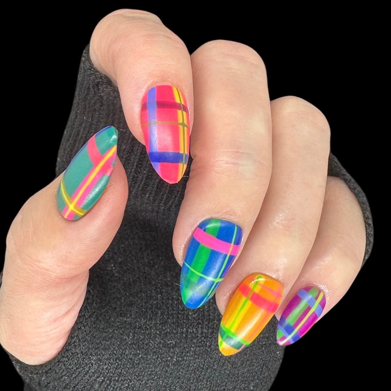 Plaid To Meet You - Press On Nails